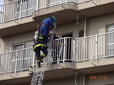 県営住宅消防訓練