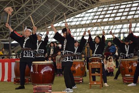 ザブングル加藤さんも太鼓演奏に参加