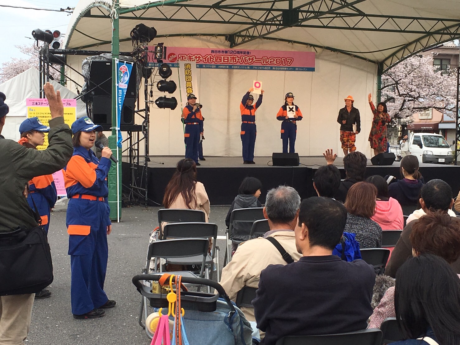 特設ステージでの防災クイズ