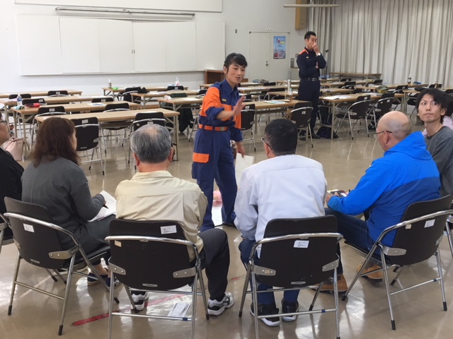 指導にあたるサルビア分団