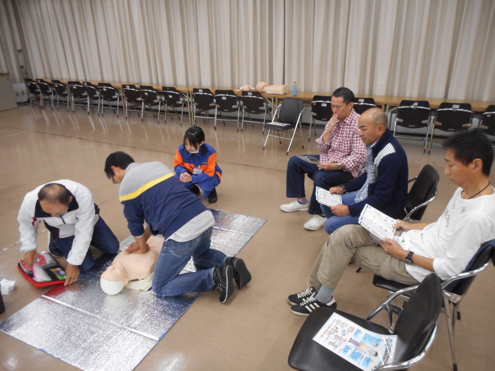 指導にあたるサルビア分団