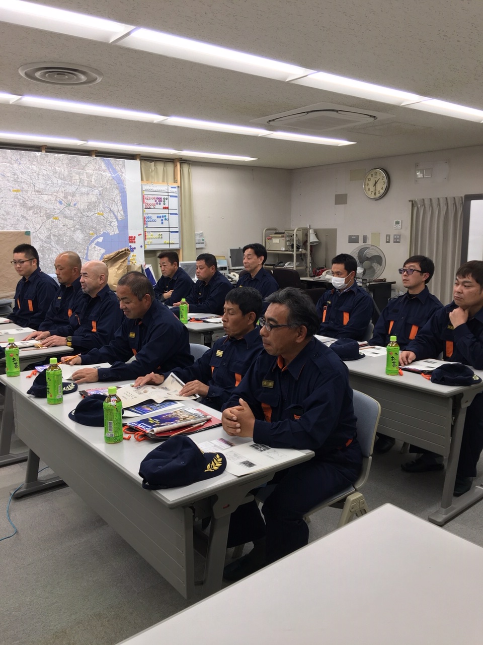 団長、副団長、分団長、事務局　併せて12名の皆さん