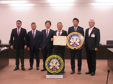 デザインマンホール蓋寄贈式