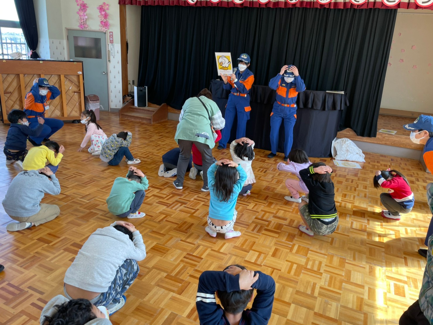 4防災DUCKに取り組む園児たち