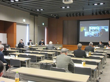四日市市自治会連合会理事会懇談会での様子。
