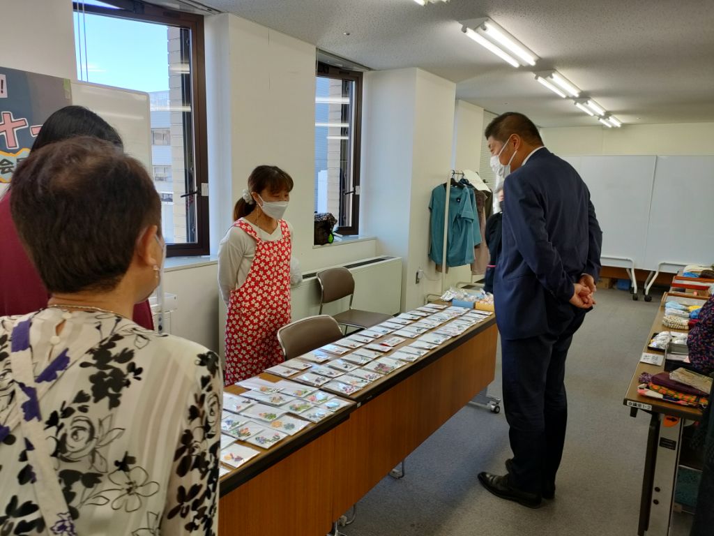 1020 母子寡婦福祉会作品展