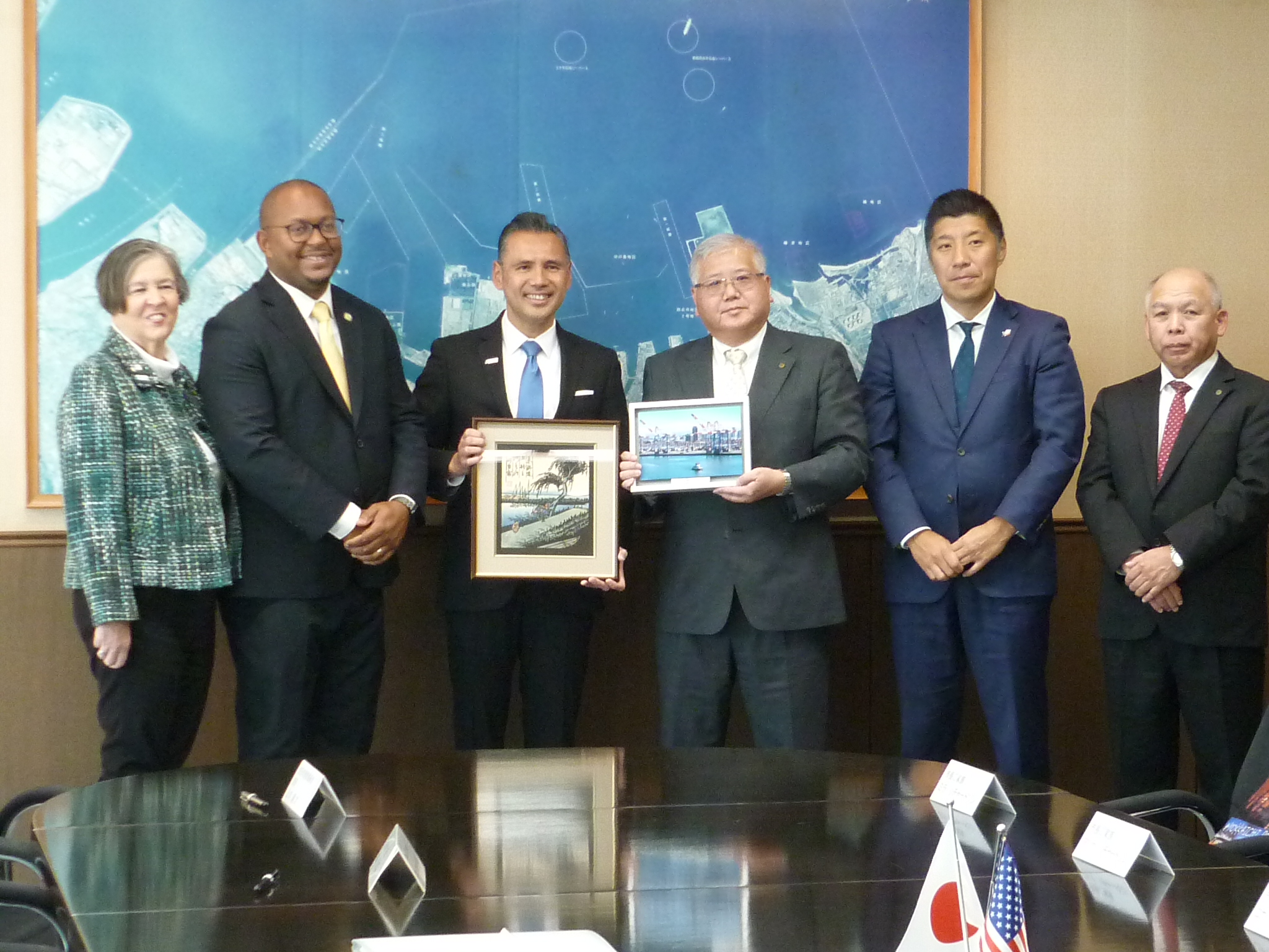 20231119 ロングビーチ市訪日団四日市港訪問