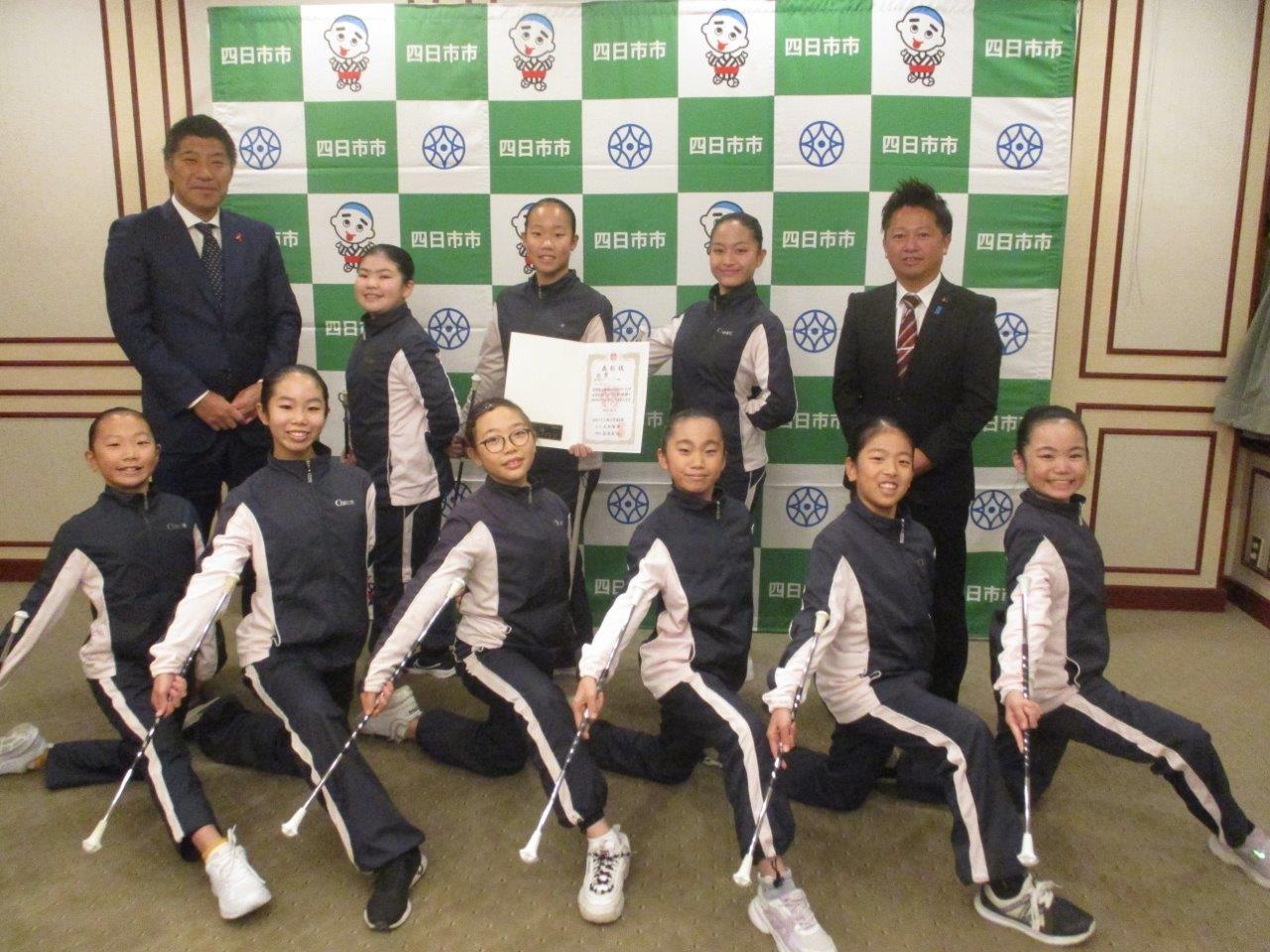 20231207 バトントワーリング全国大会出場選手表敬訪問