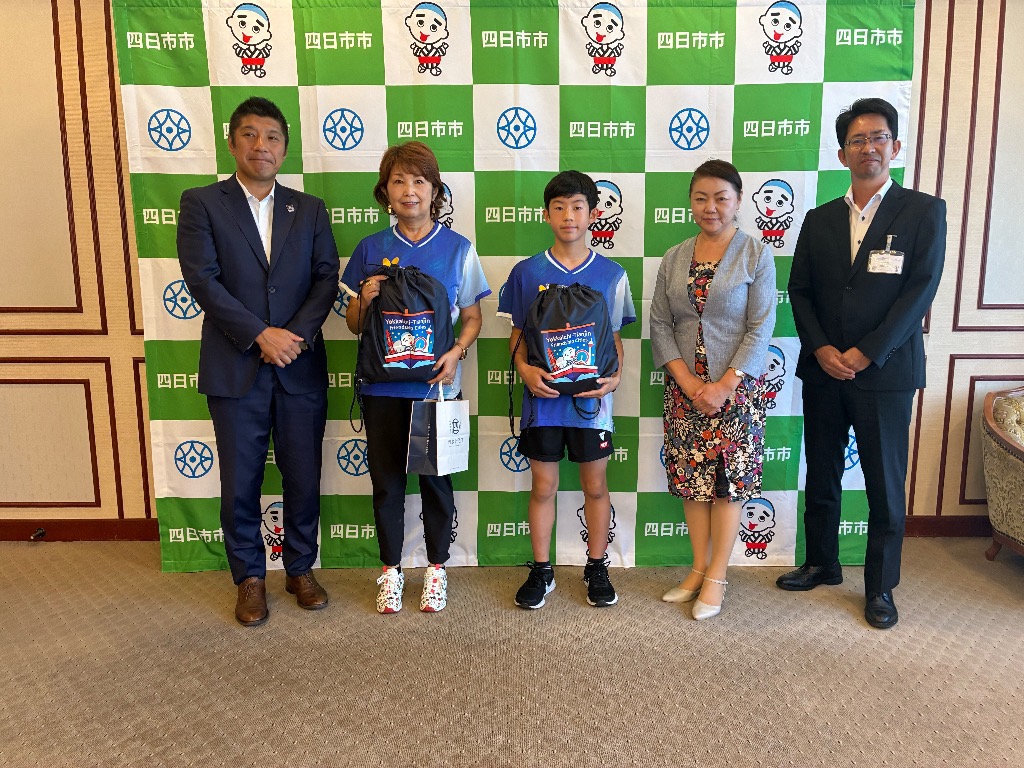 20250722　天津市青少年スポーツ交流団（卓球）市長表敬.jpg