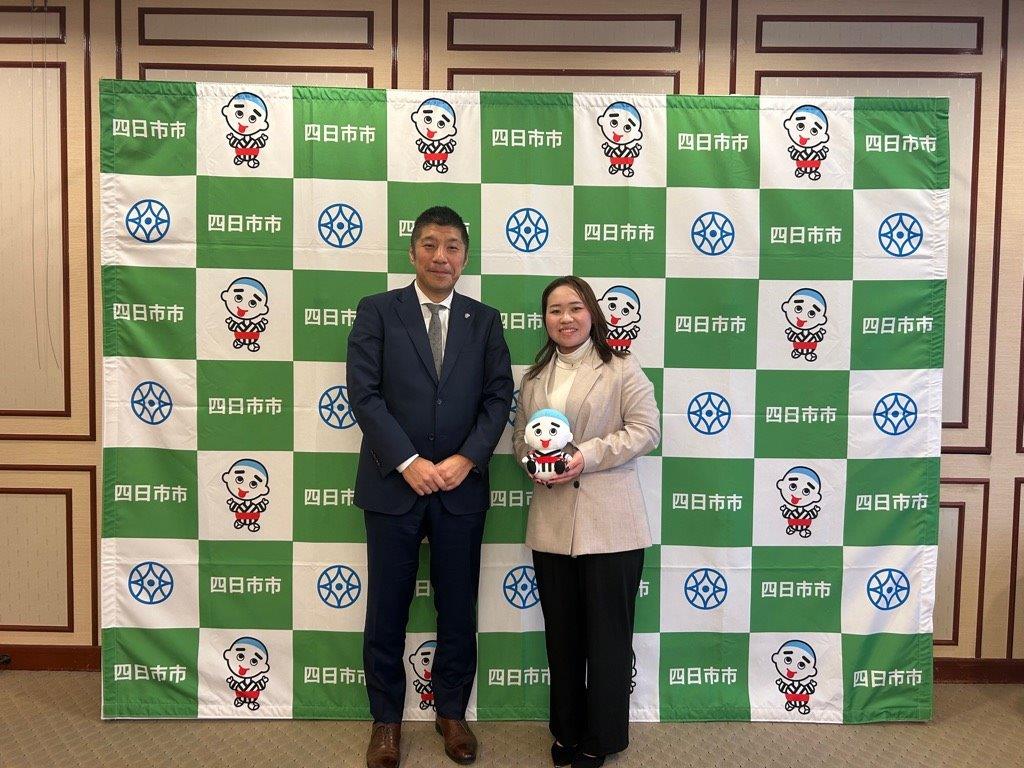 20260210 女子プロゴルフ池ヶ谷瑠菜選手表敬訪問.jpg